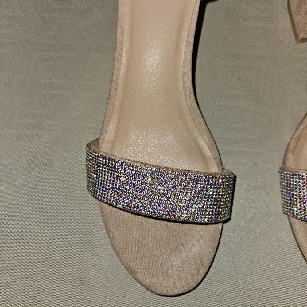 Madden NYC  Women's Tan and Glitter Heels size 7 - Picture 2 of 15